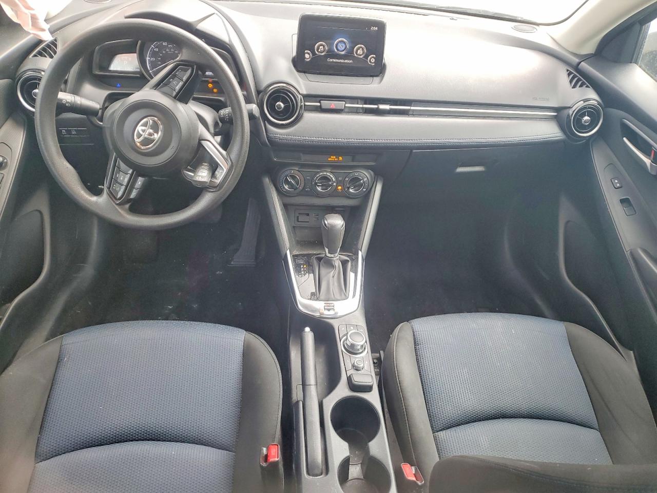 2019 TOYOTA YARIS LE photo 8