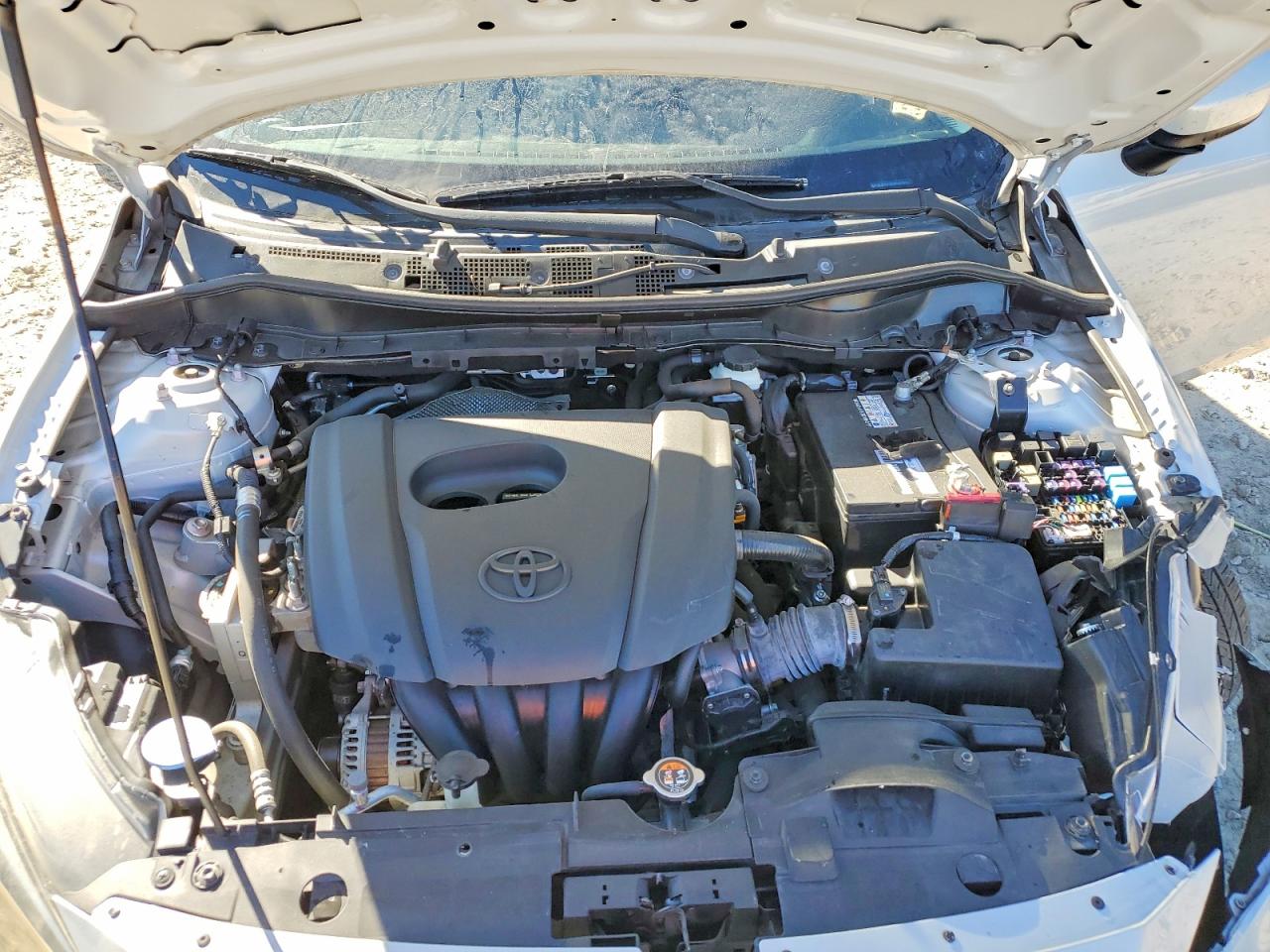2019 TOYOTA YARIS LE photo 11