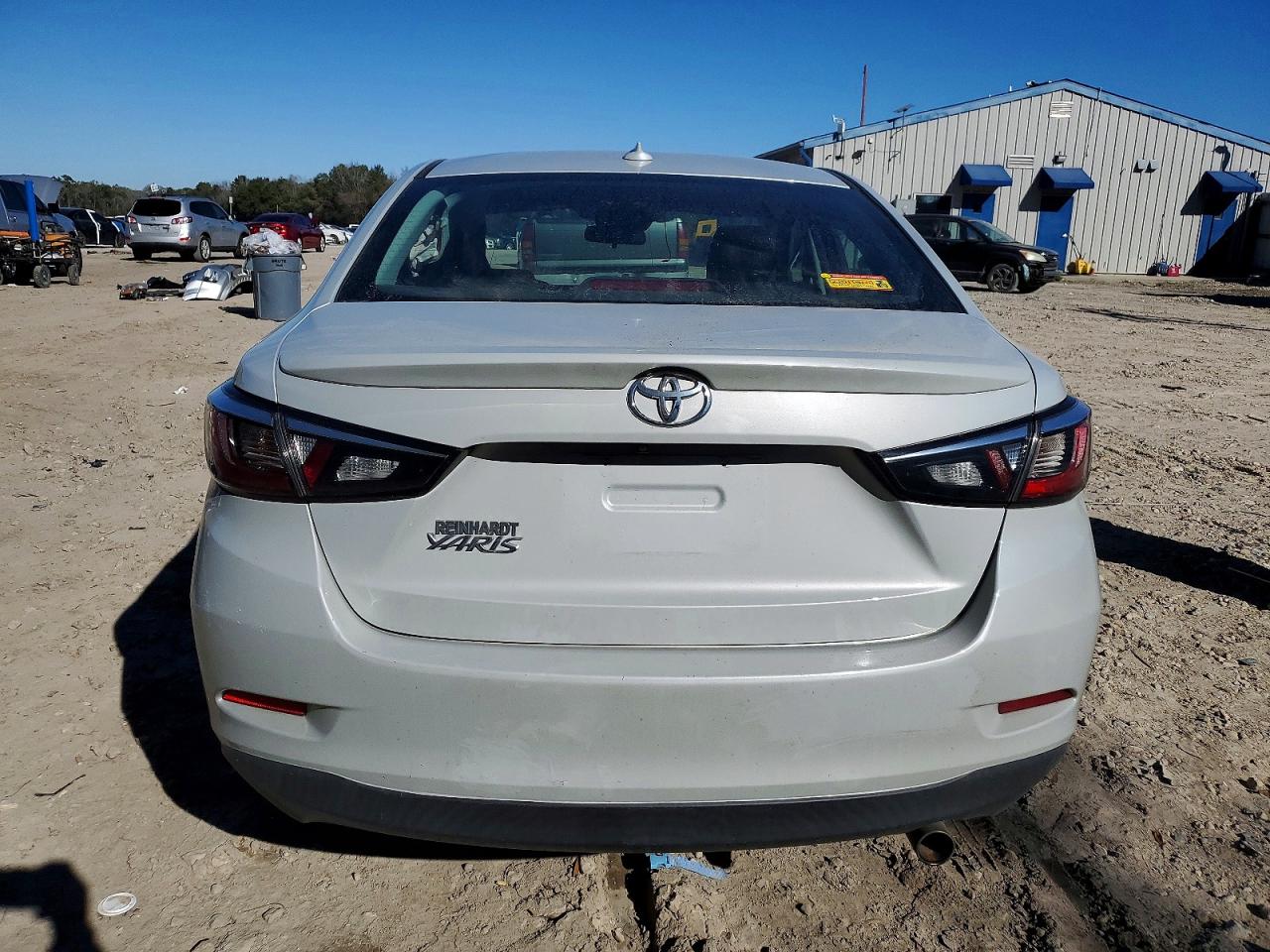 2019 TOYOTA YARIS LE photo 6