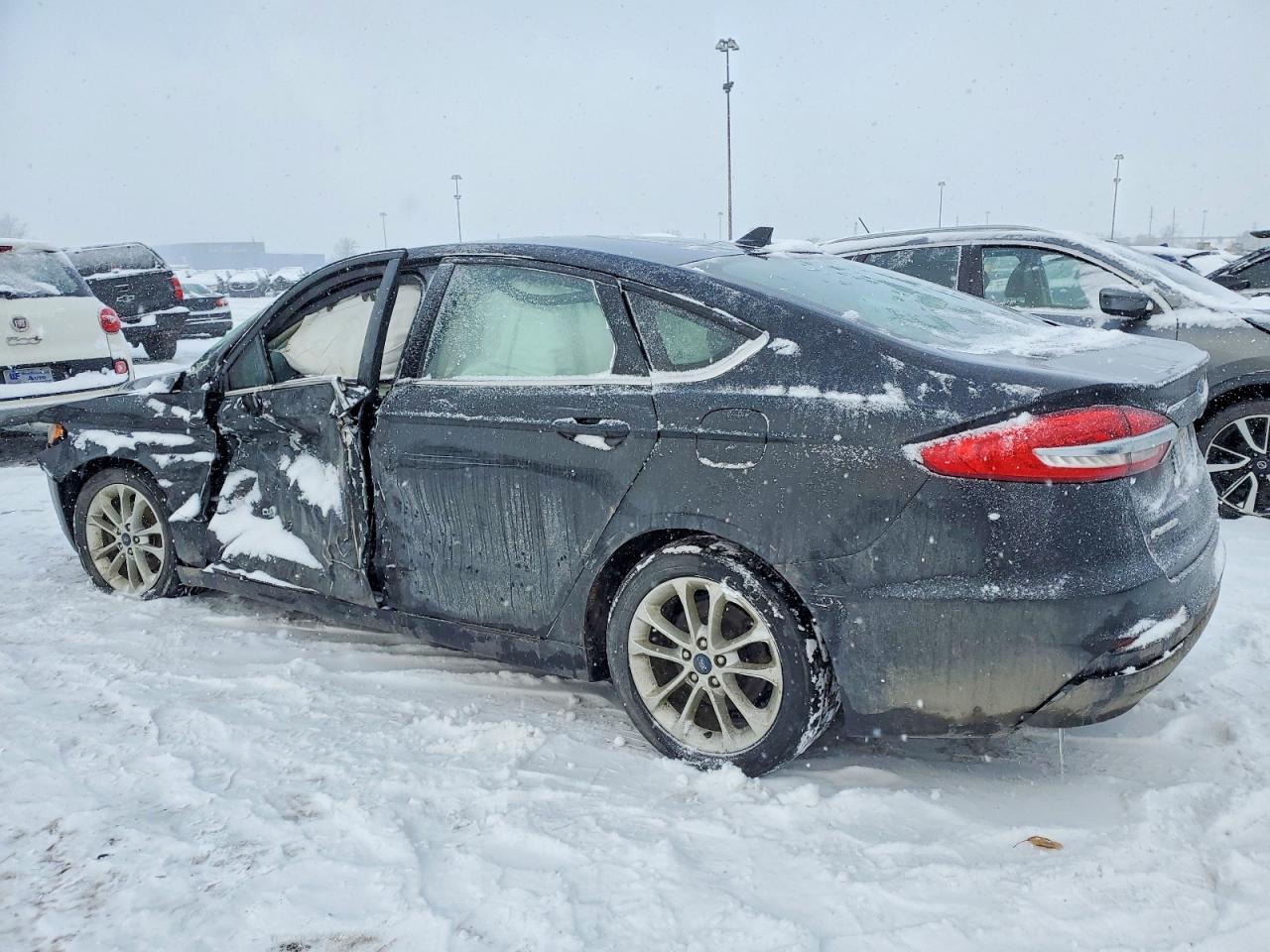 2019 FORD FUSION SE photo 2