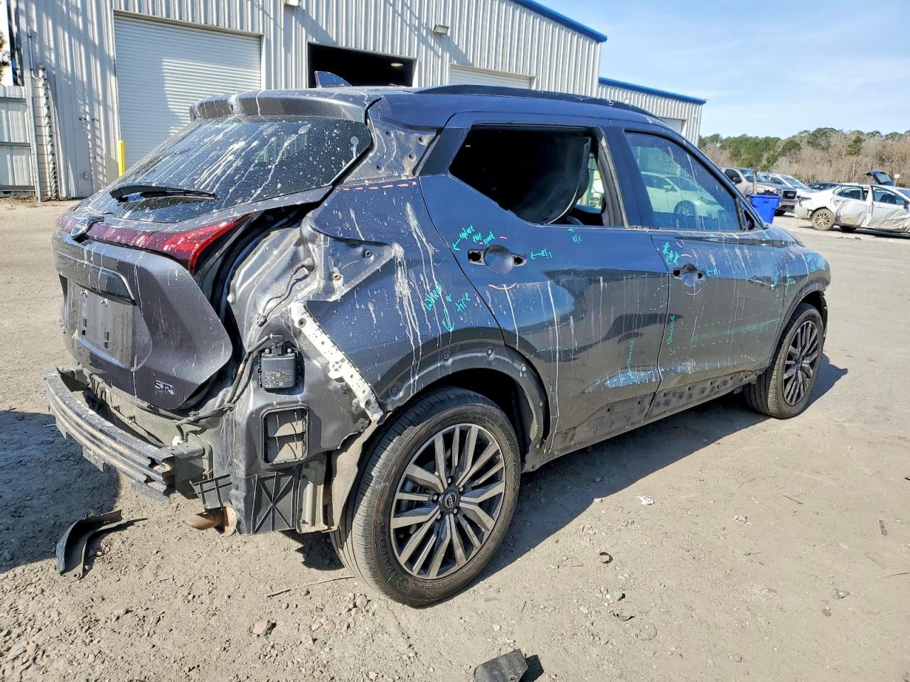2023 NISSAN KICKS SR photo 3