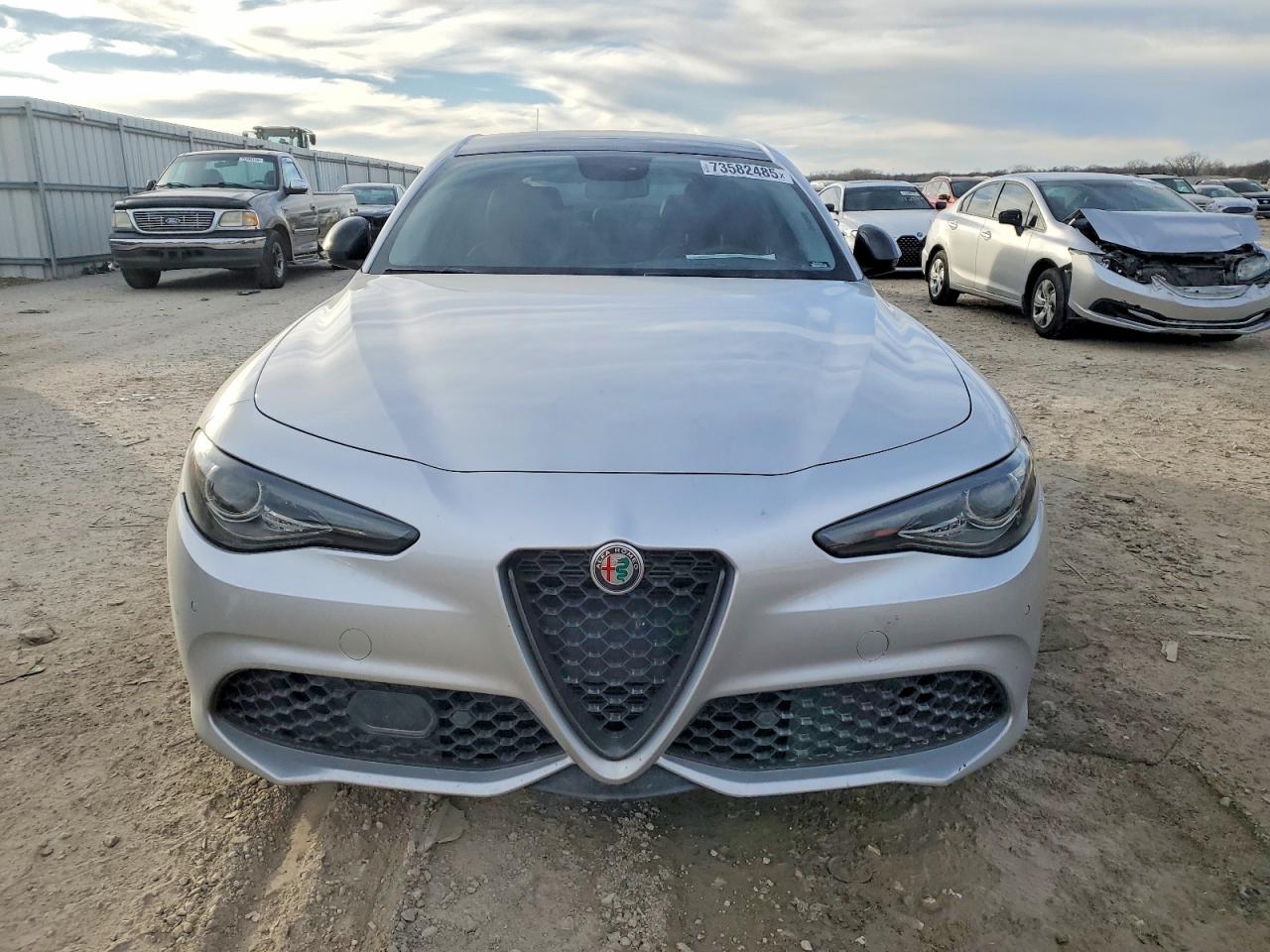 2019 ALFA ROMEO GIULIA photo 5
