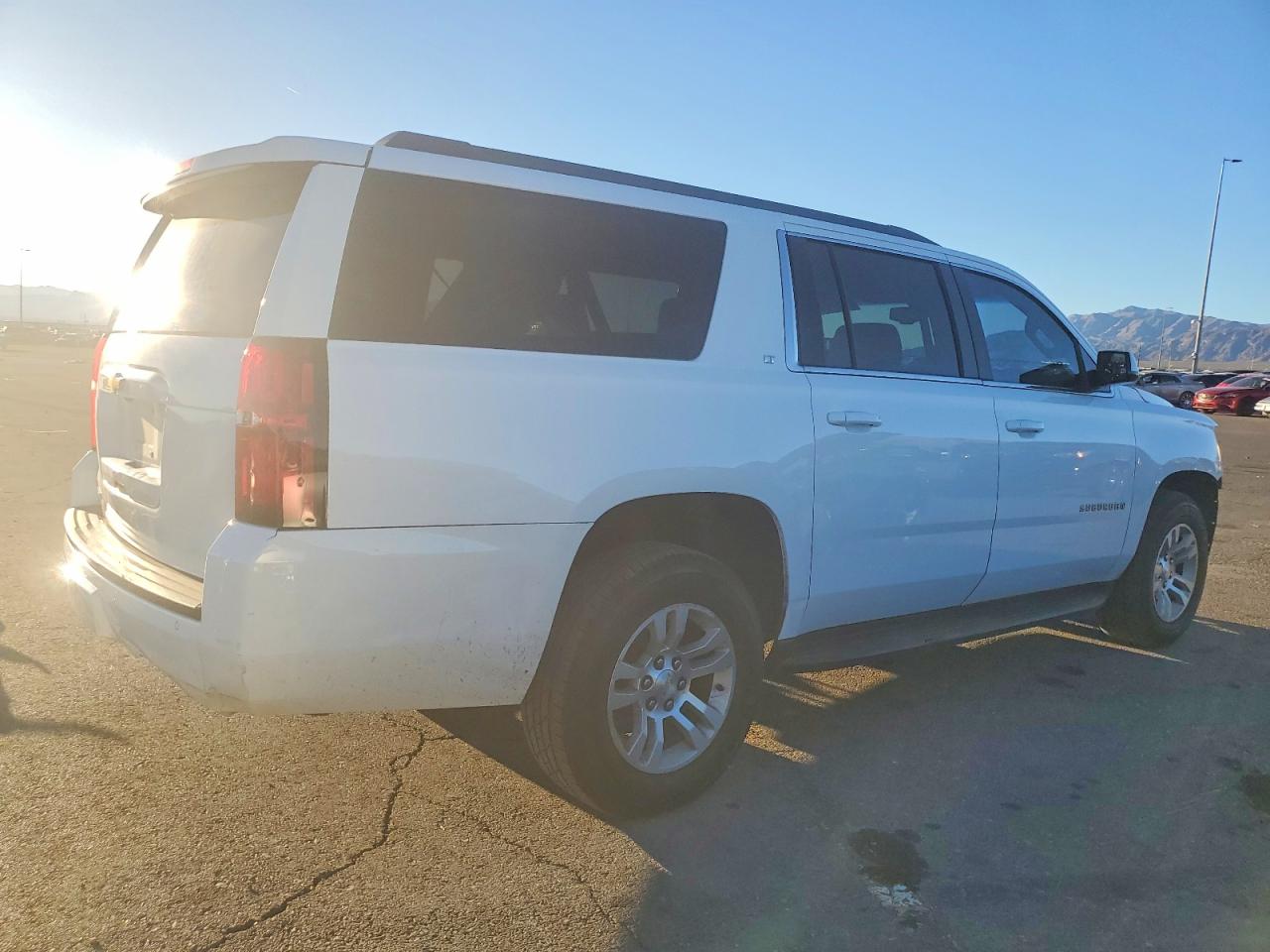 2018 CHEVROLET SUBURBAN K1500 LT photo 5