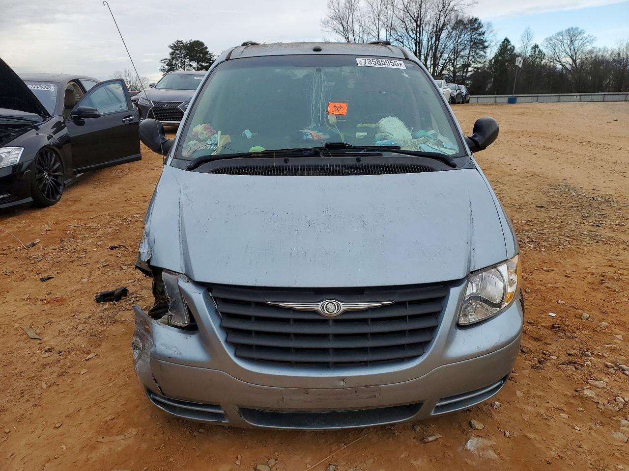 2006 CHRYSLER TOWN & COUNTRY photo 5
