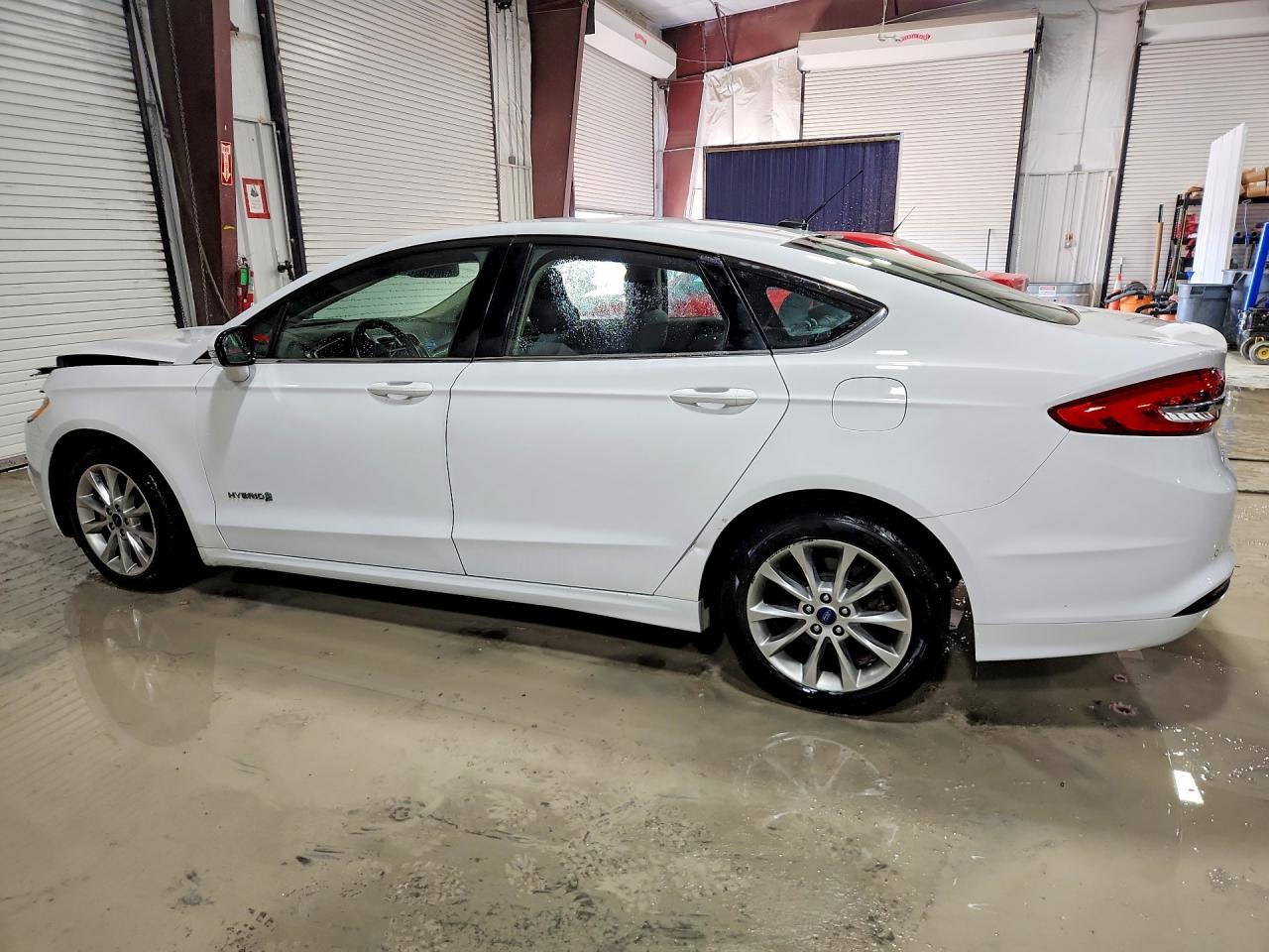 2017 FORD FUSION SE HYBRID photo 2