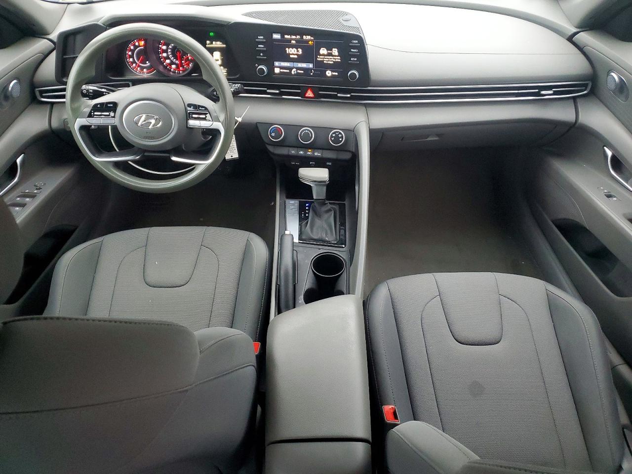 2023 HYUNDAI ELANTRA photo 8