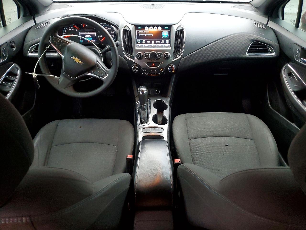 2017 CHEVROLET CRUZE LT photo 8