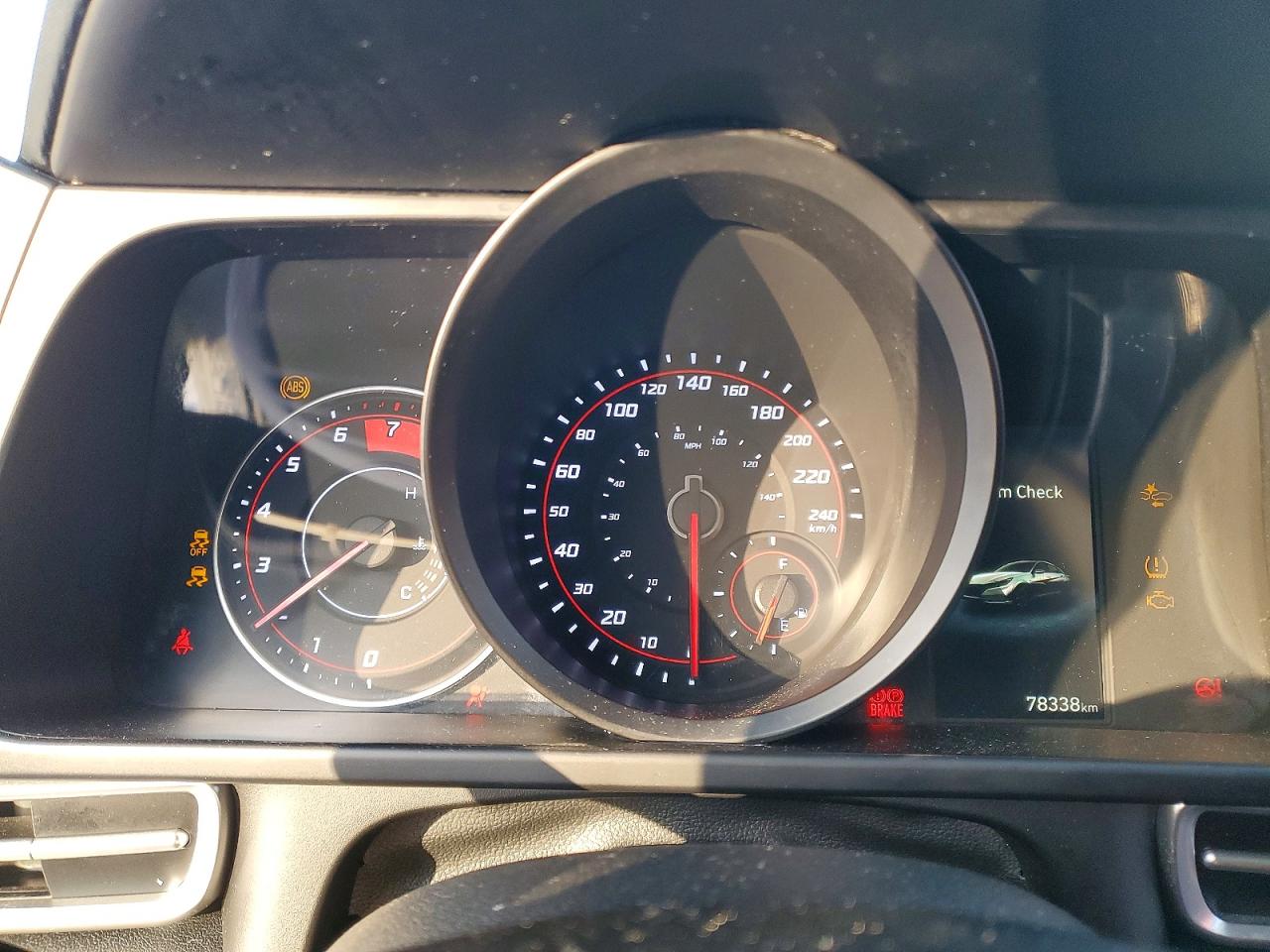 2021 HYUNDAI ELANTRA photo 25