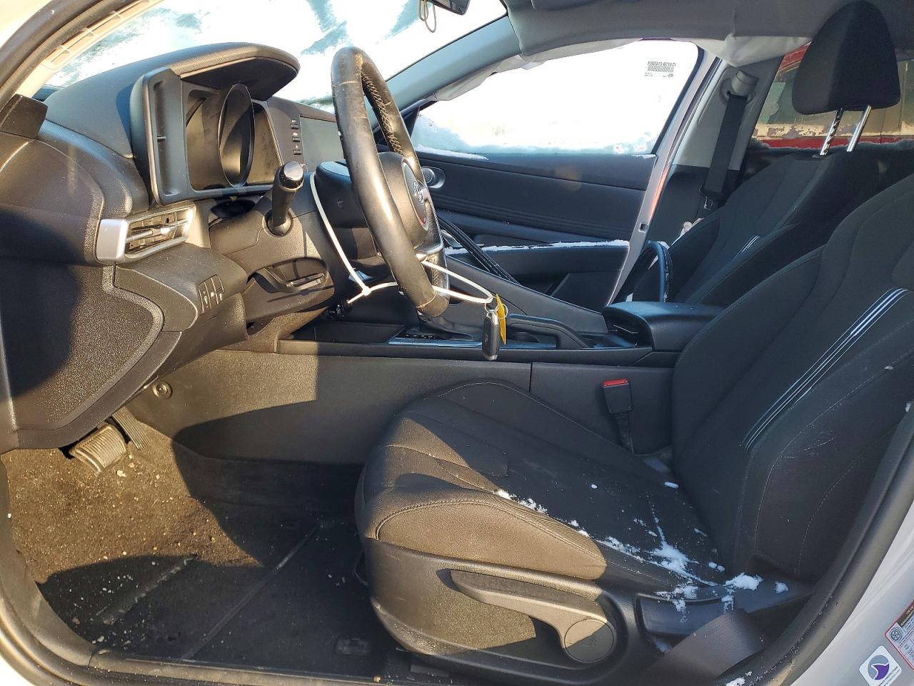 2021 HYUNDAI ELANTRA photo 19