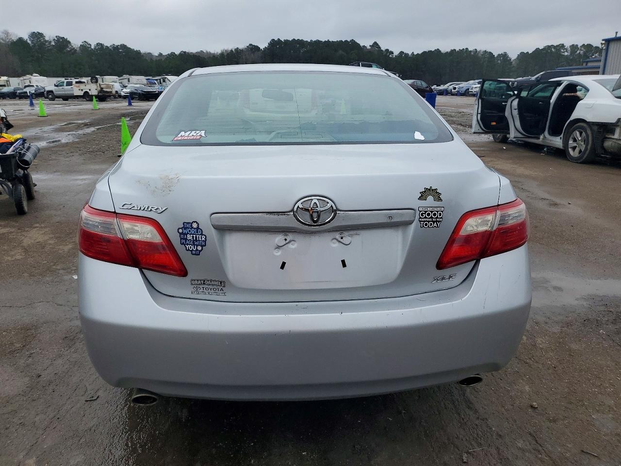 2009 TOYOTA CAMRY photo 11