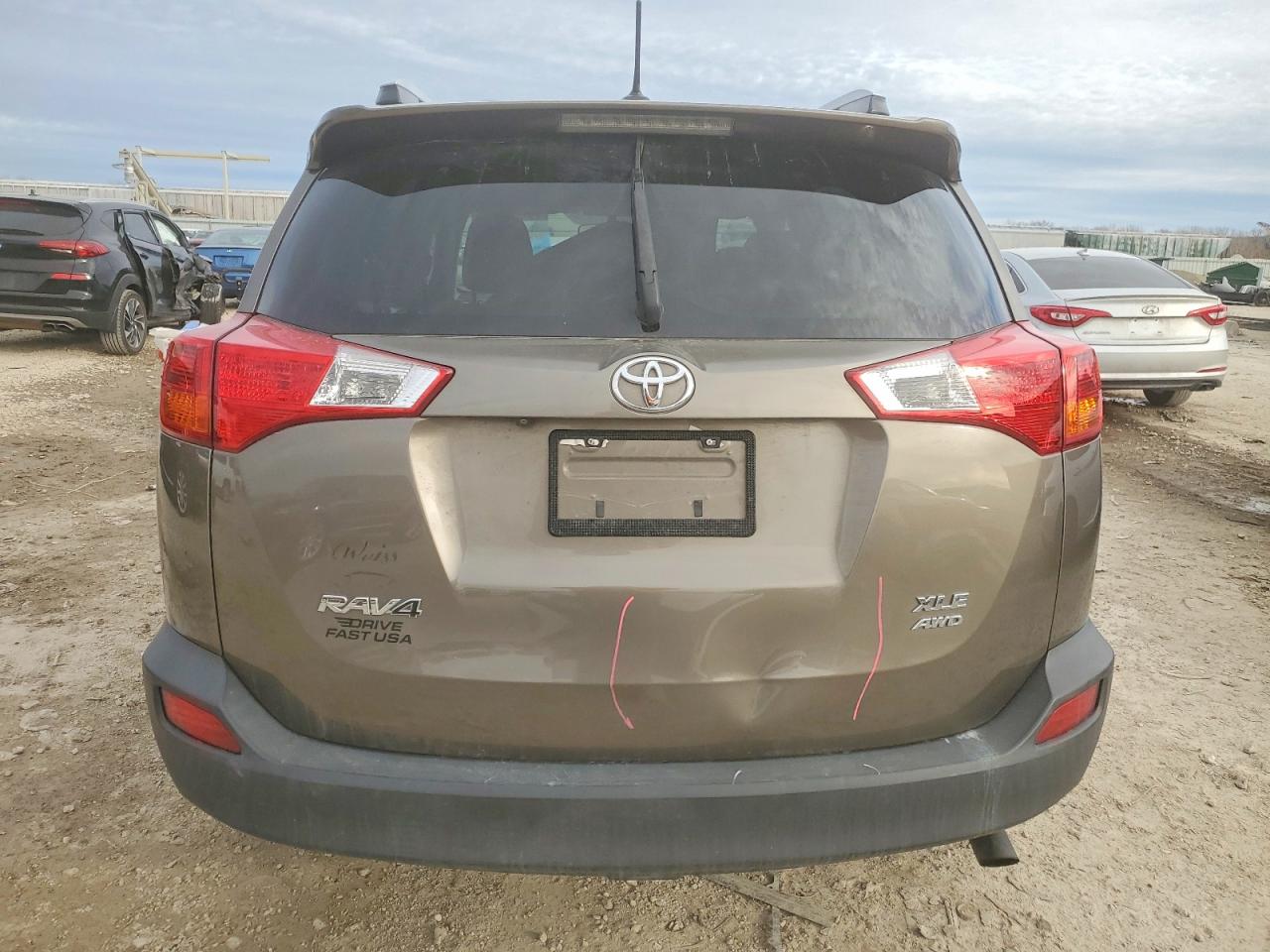2014 TOYOTA RAV4 XLE photo 16