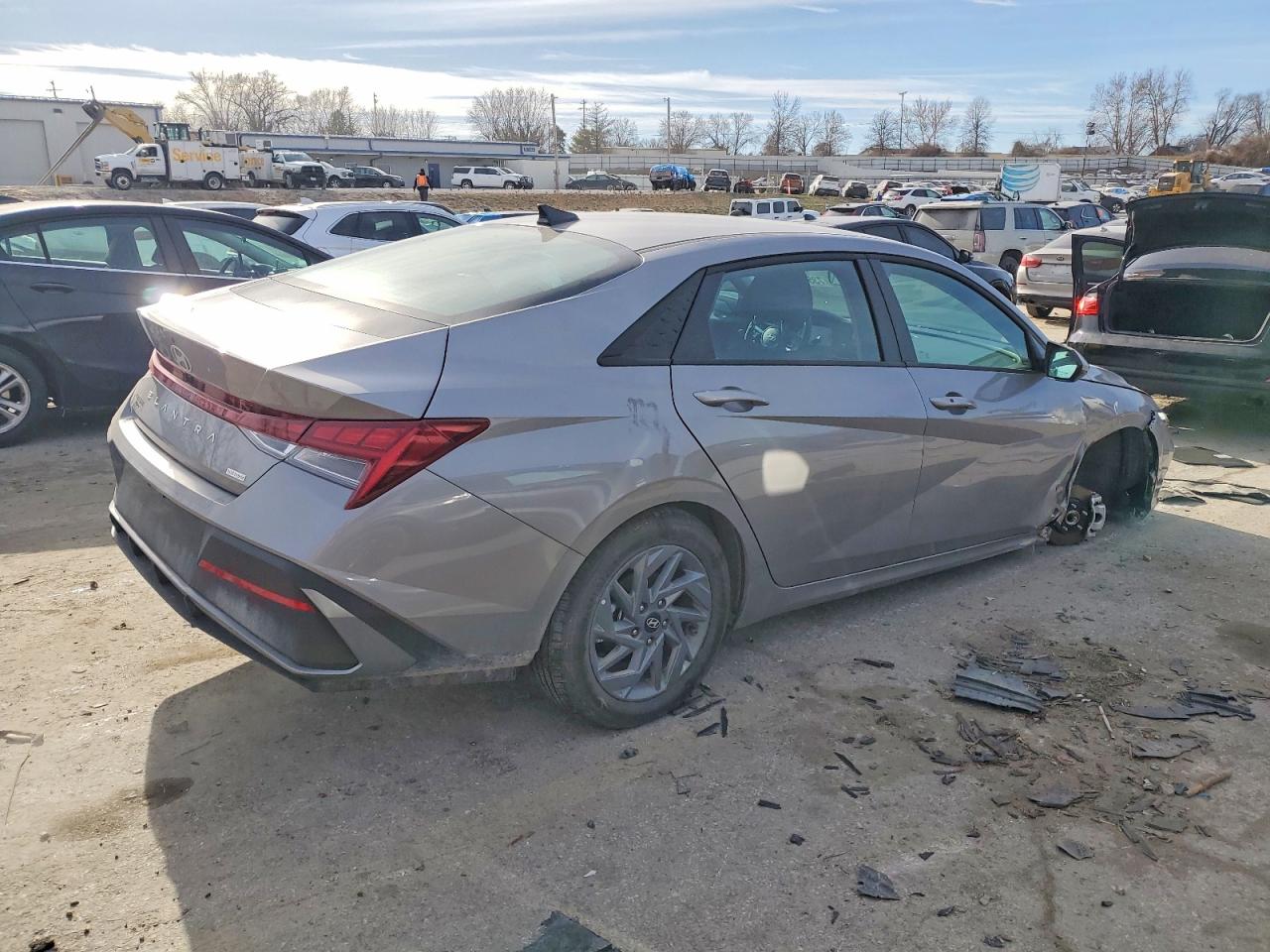 2025 HYUNDAI ELANTRA BLUE photo 7