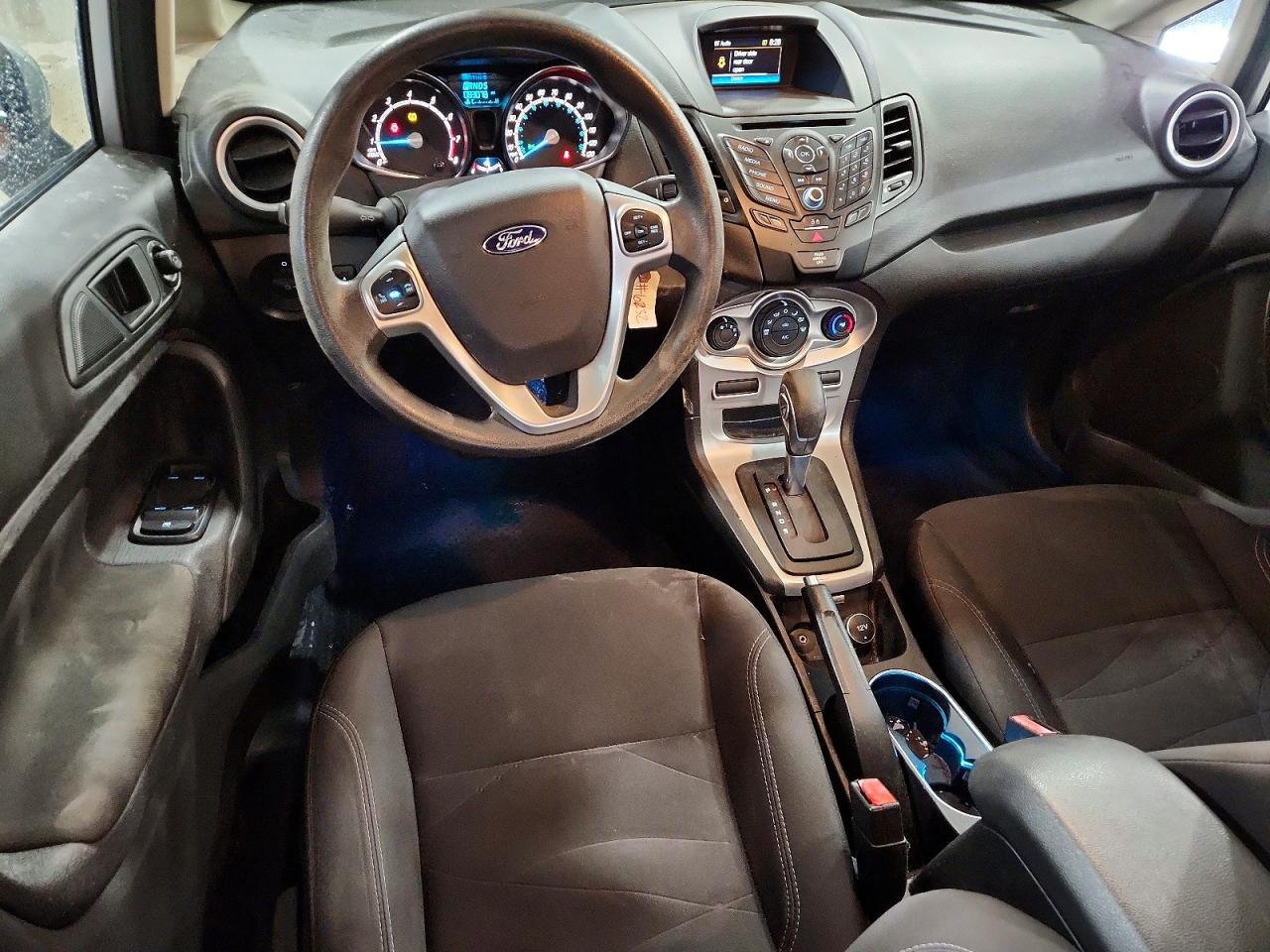 2018 FORD FIESTA SE photo 15