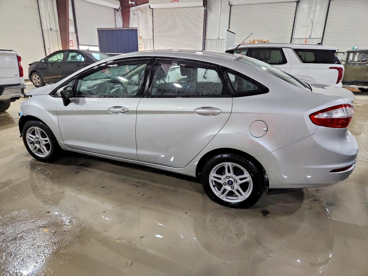 2018 FORD FIESTA SE photo 3