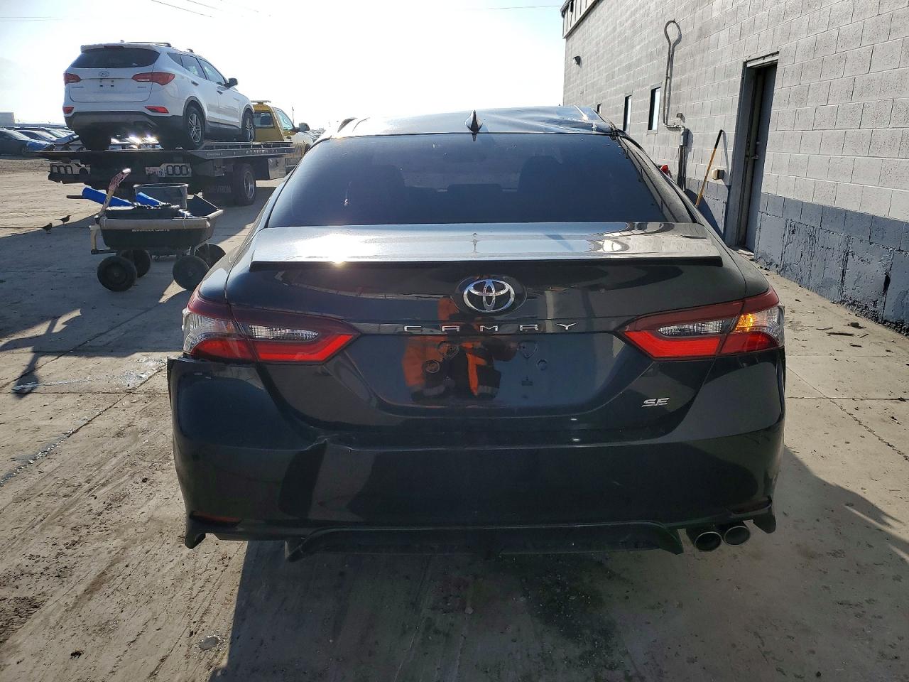 2021 TOYOTA CAMRY SE photo 6