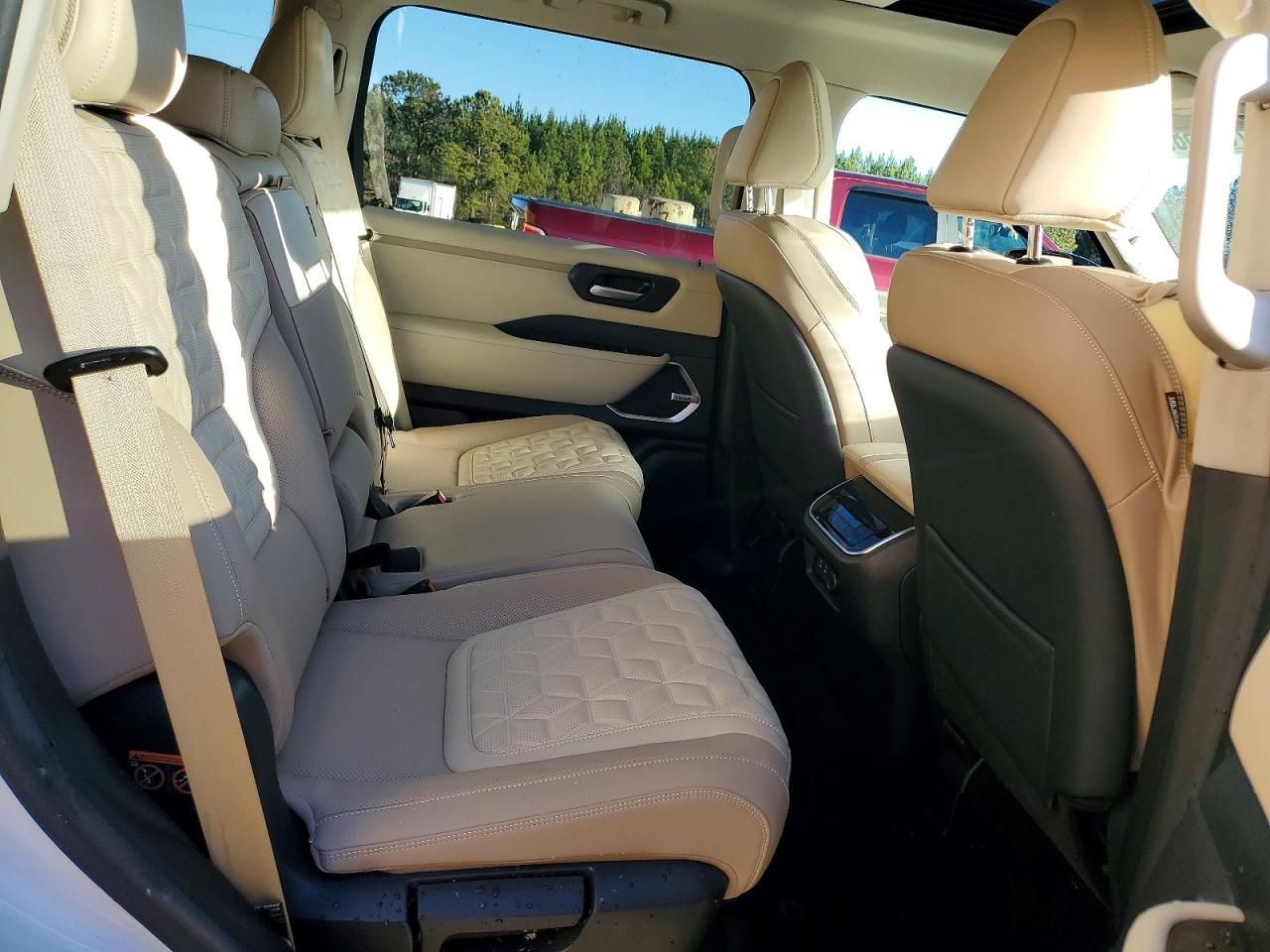 2025 NISSAN ARMADA PLATINUM photo 11