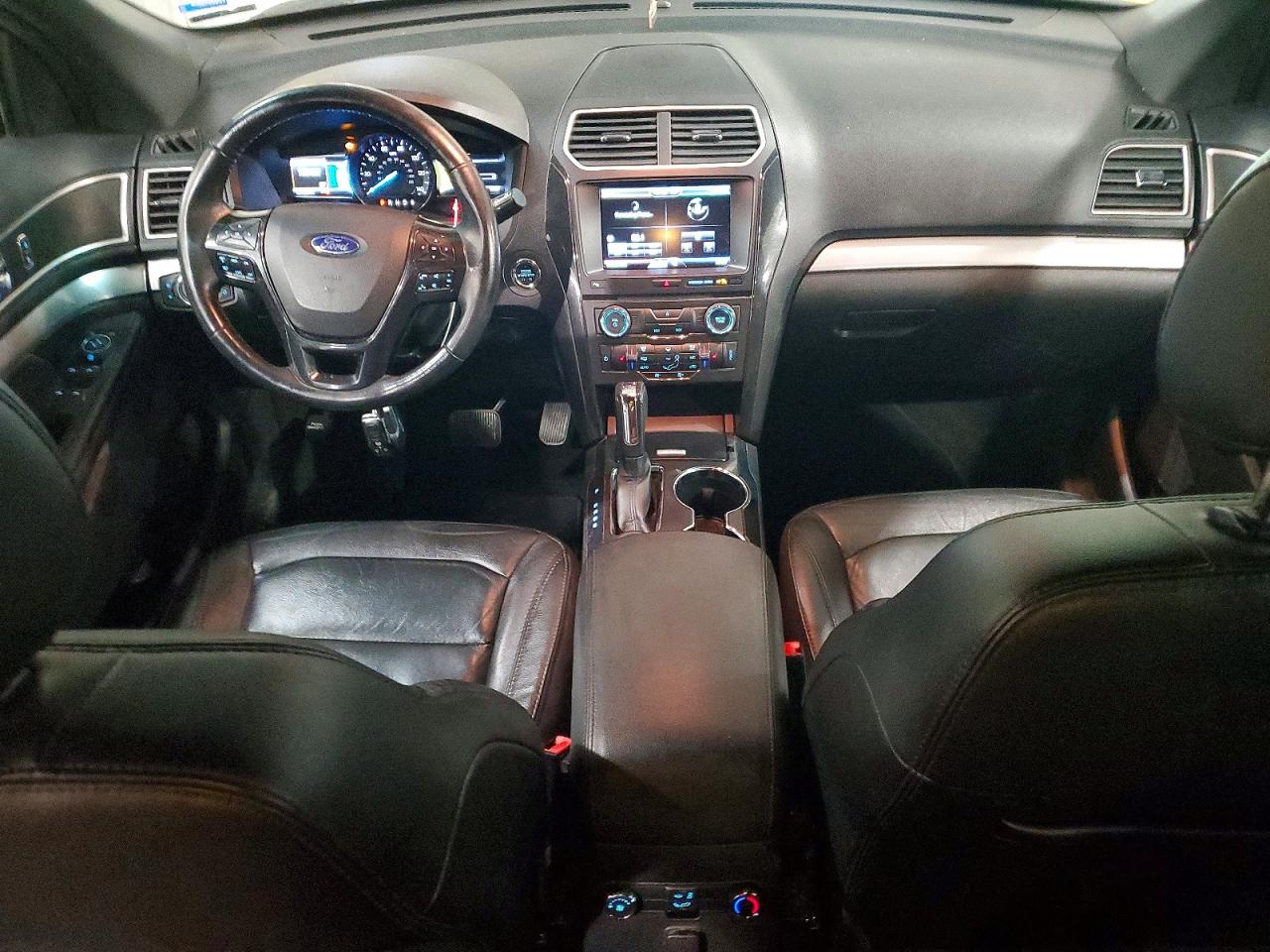 2016 FORD EXPLORER XLT photo 15