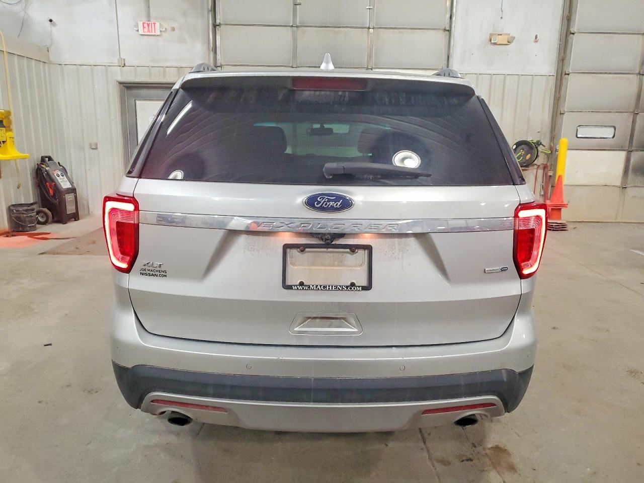 2016 FORD EXPLORER XLT photo 11