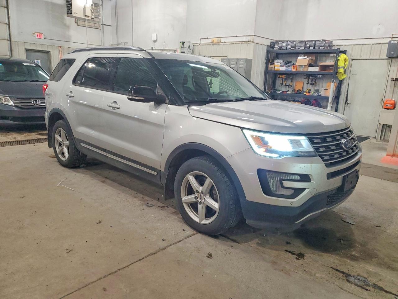 2016 FORD EXPLORER XLT photo 7