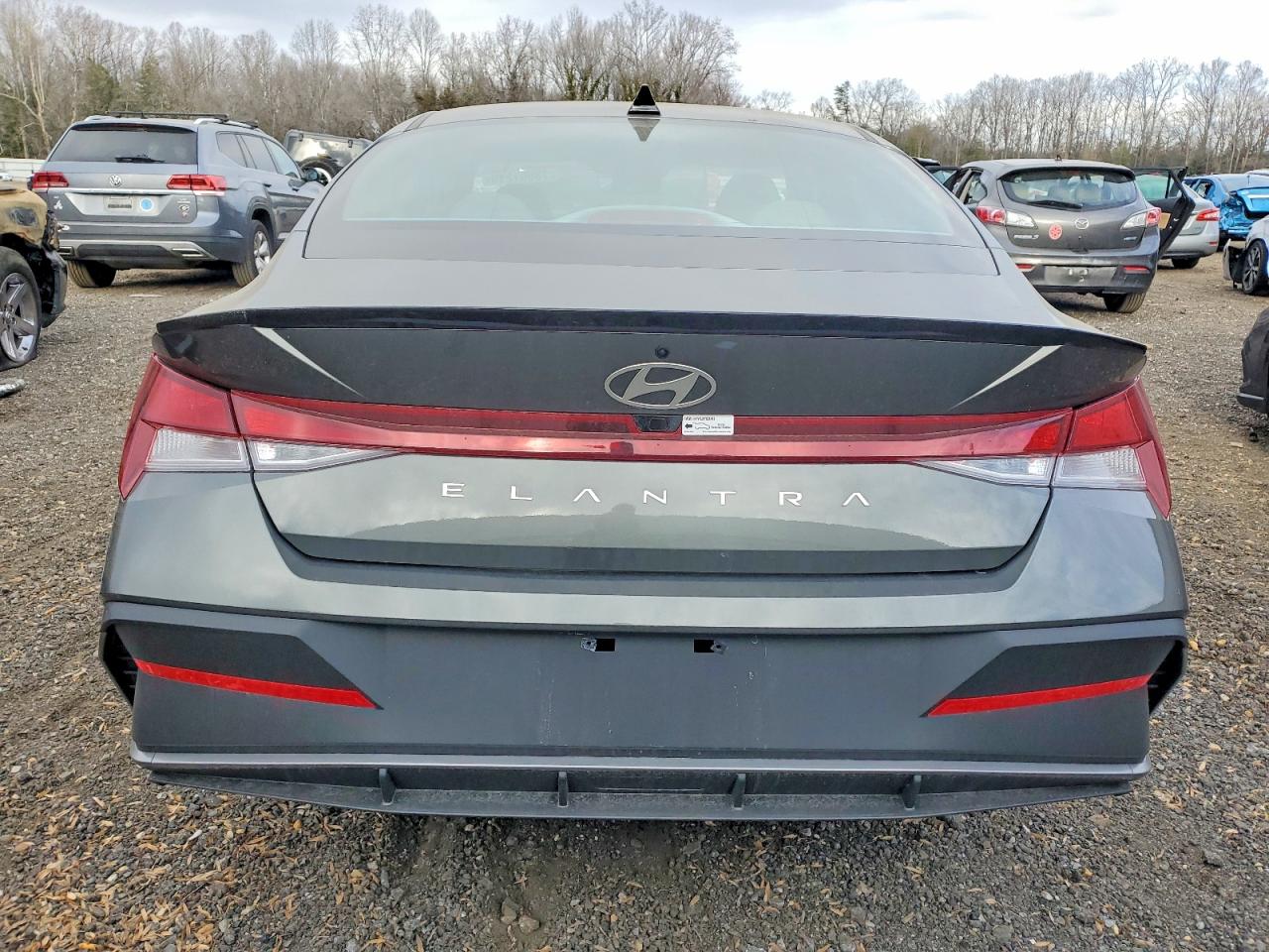 2025 HYUNDAI ELANTRA SEL SPORT photo 11