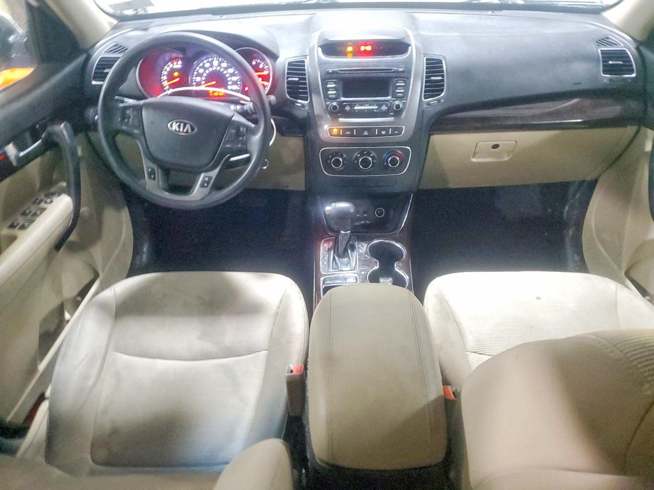 2015 KIA SORENTO LX photo 22