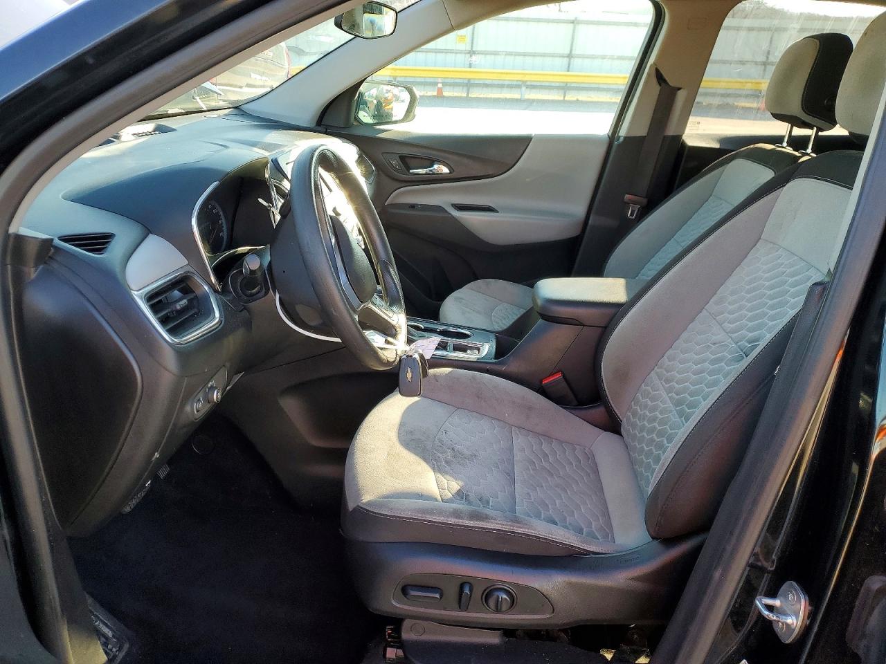 2020 CHEVROLET EQUINOX LS photo 19
