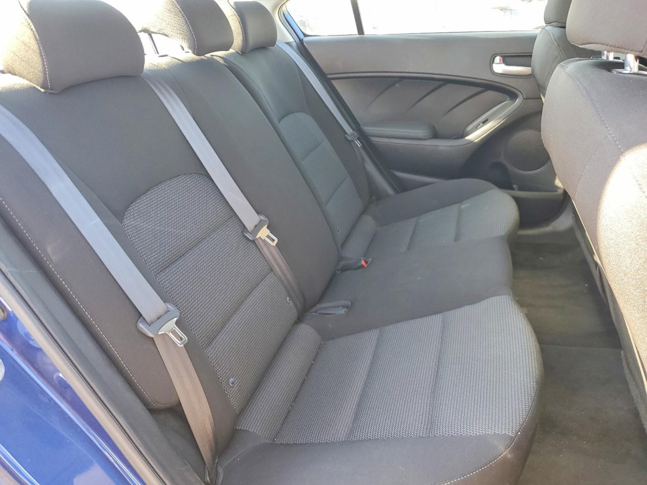 2017 KIA FORTE LX photo 19