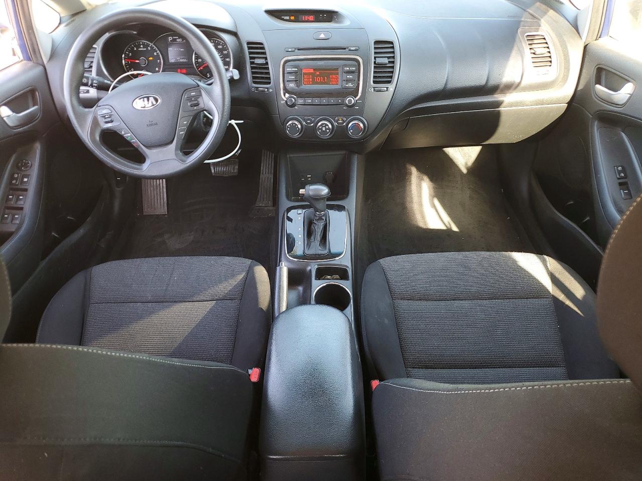 2017 KIA FORTE LX photo 15