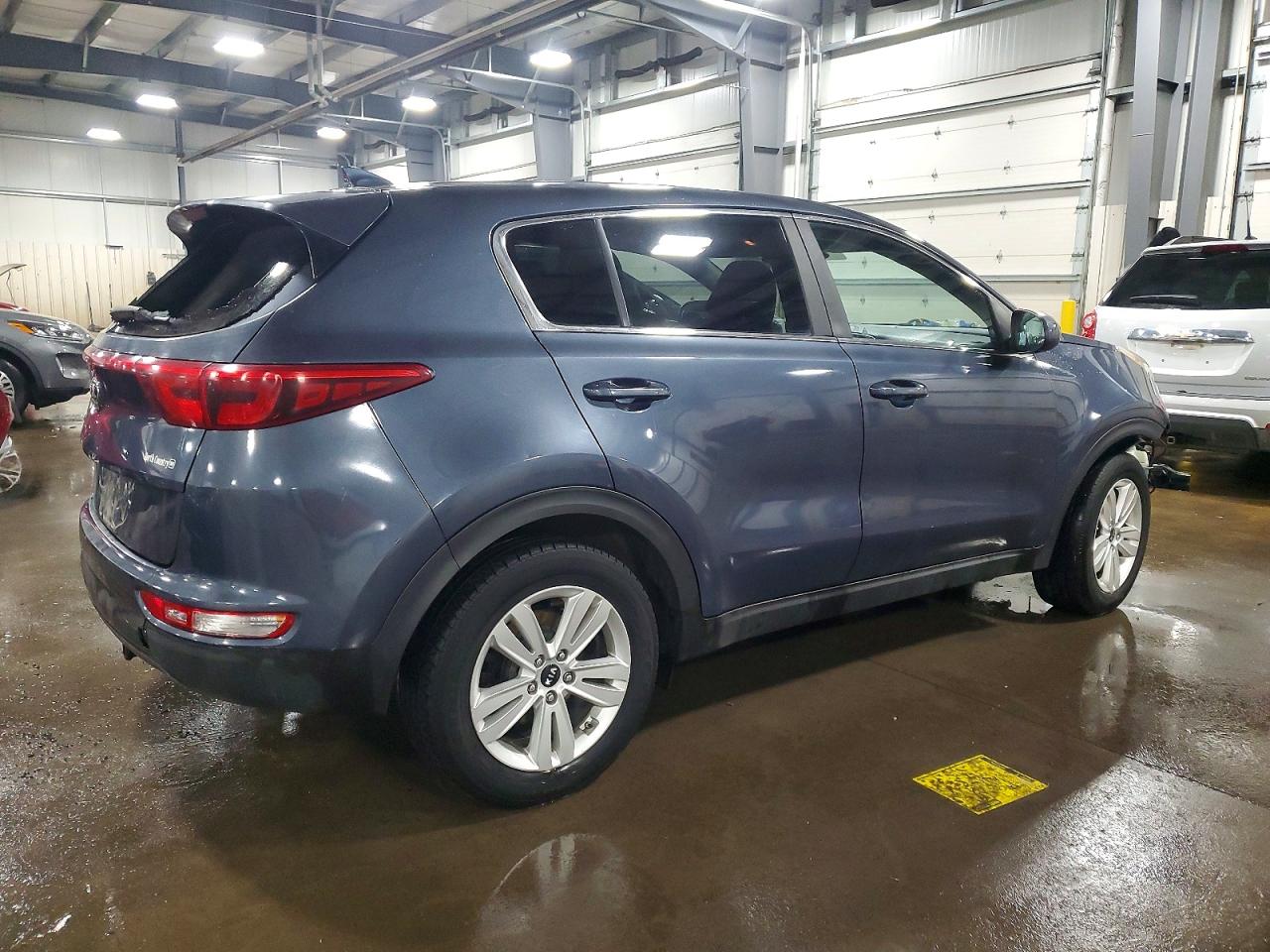 2017 KIA SPORTAGE LX photo 3