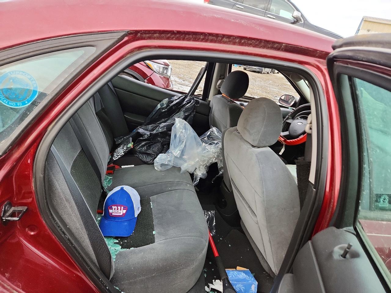 2004 FORD TAURUS SE photo 10