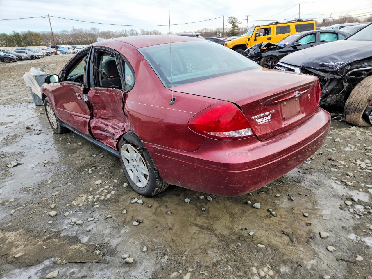 2004 FORD TAURUS SE photo 2