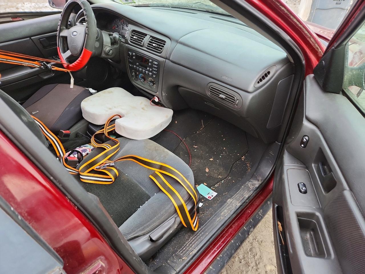 2004 FORD TAURUS SE photo 8