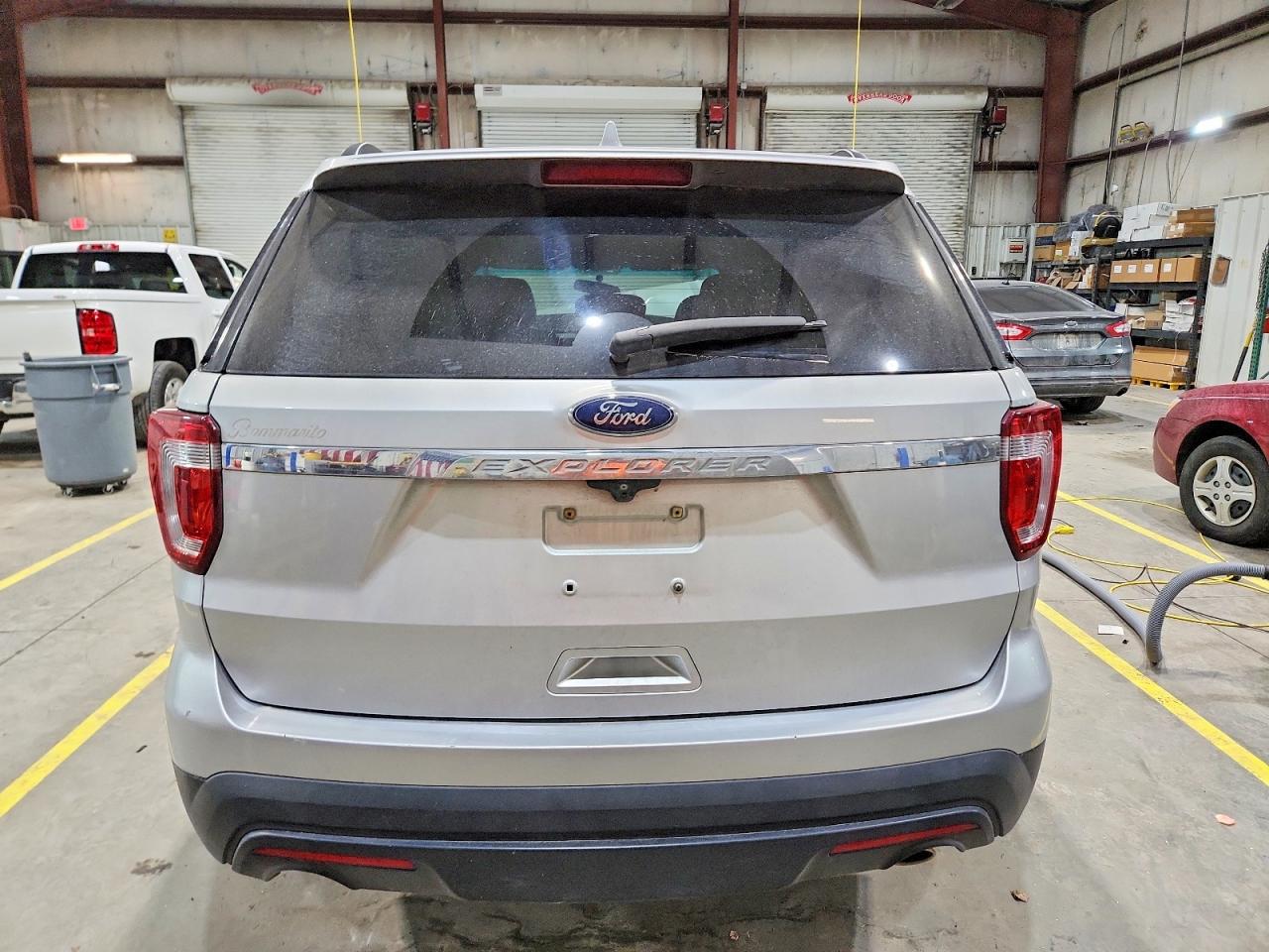 2017 FORD EXPLORER photo 16