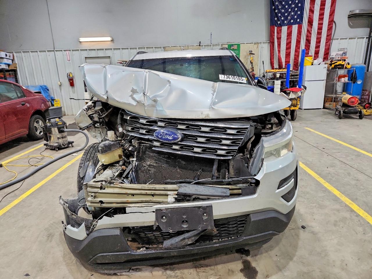 2017 FORD EXPLORER photo 13