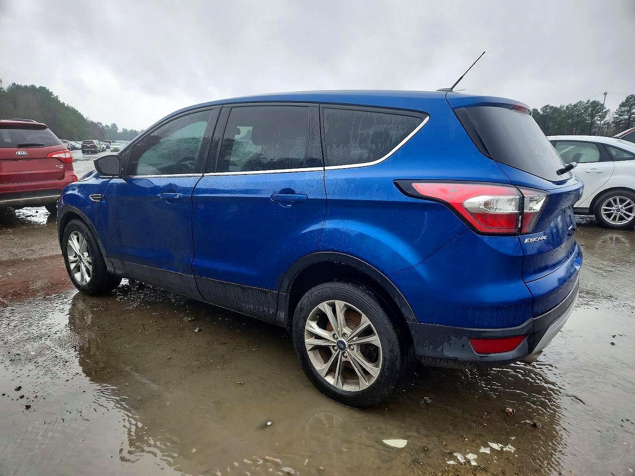 2017 FORD ESCAPE SE photo 2
