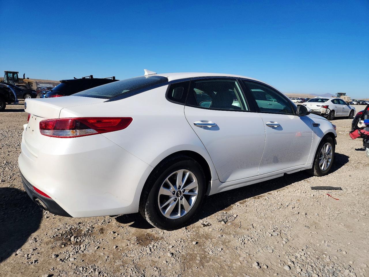 2016 KIA OPTIMA LX photo 5