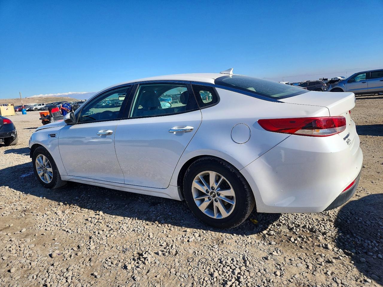 2016 KIA OPTIMA LX photo 3