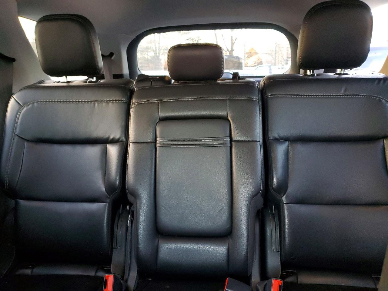 2020 FORD EXPLORER XLT photo 19