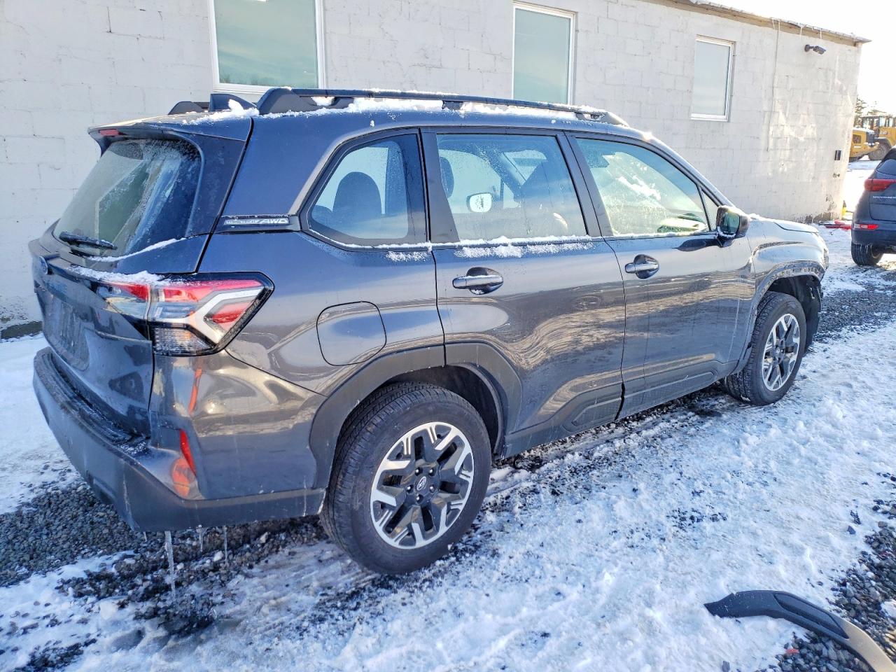 2025 SUBARU FORESTER photo 5