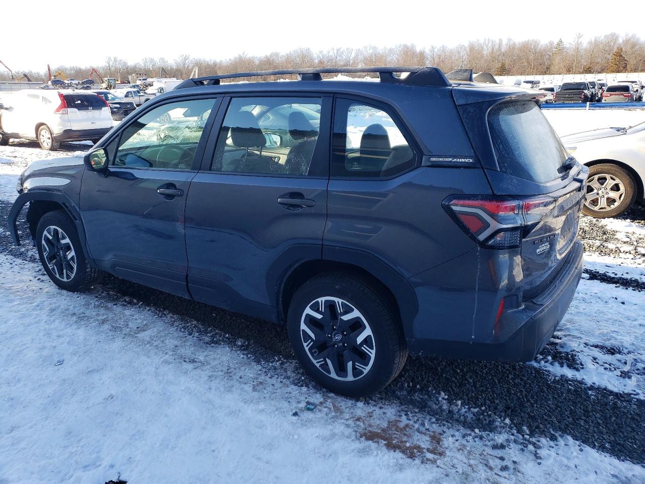 2025 SUBARU FORESTER photo 3