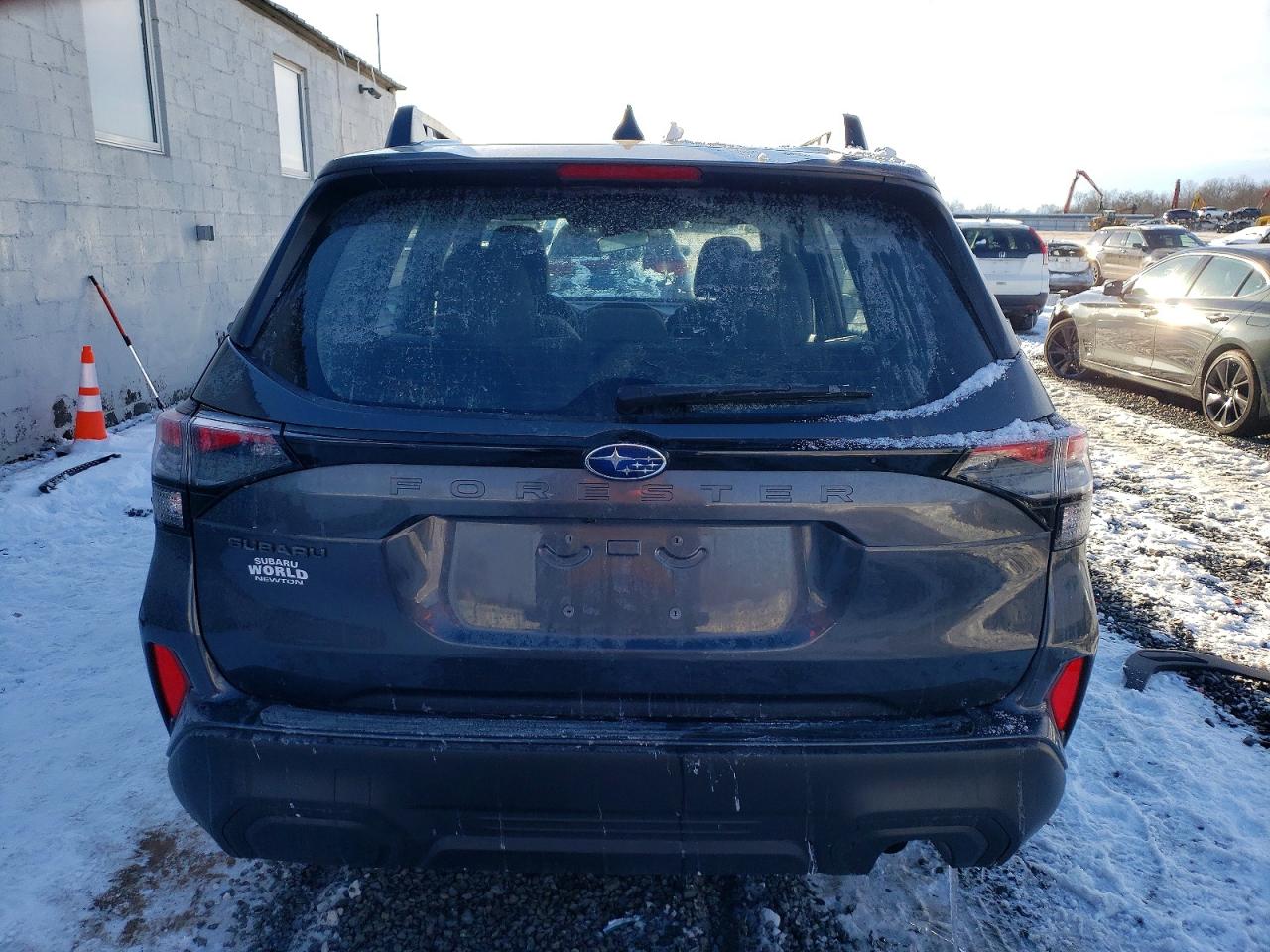 2025 SUBARU FORESTER photo 11