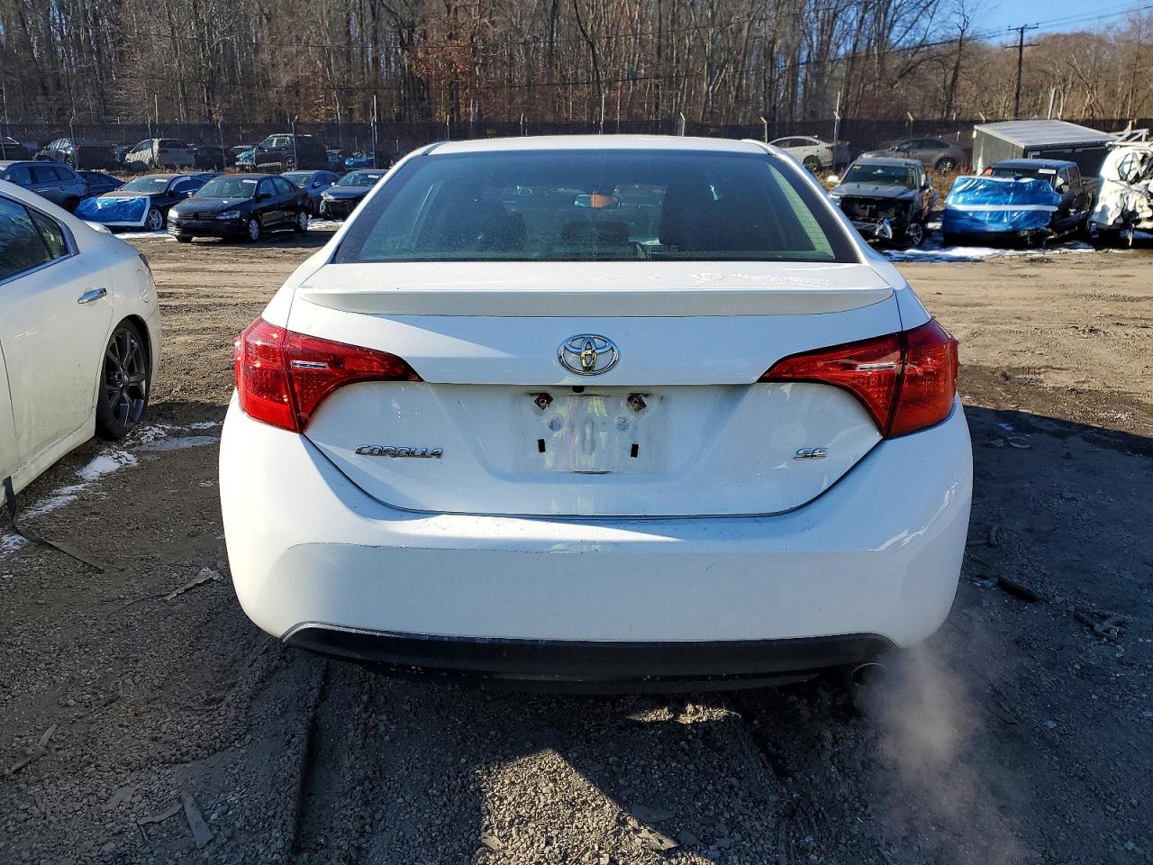 2018 TOYOTA COROLLA photo 16