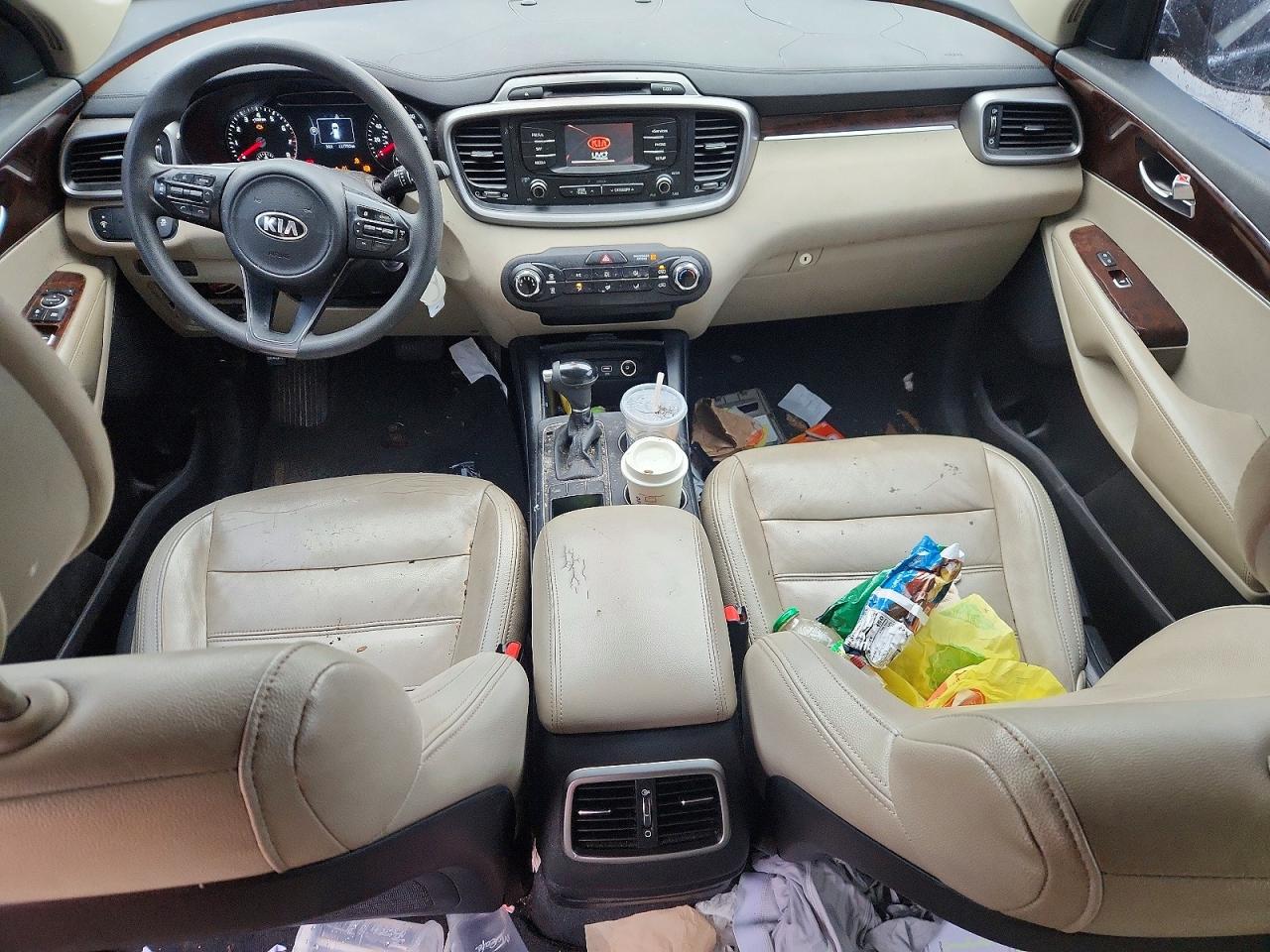2016 KIA SORENTO LX photo 8
