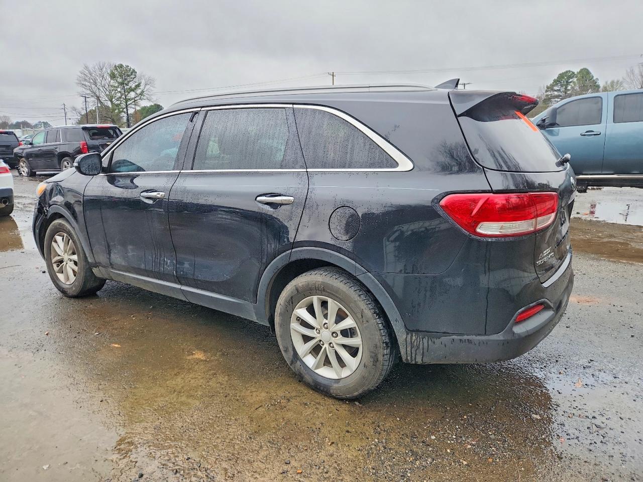 2016 KIA SORENTO LX photo 2