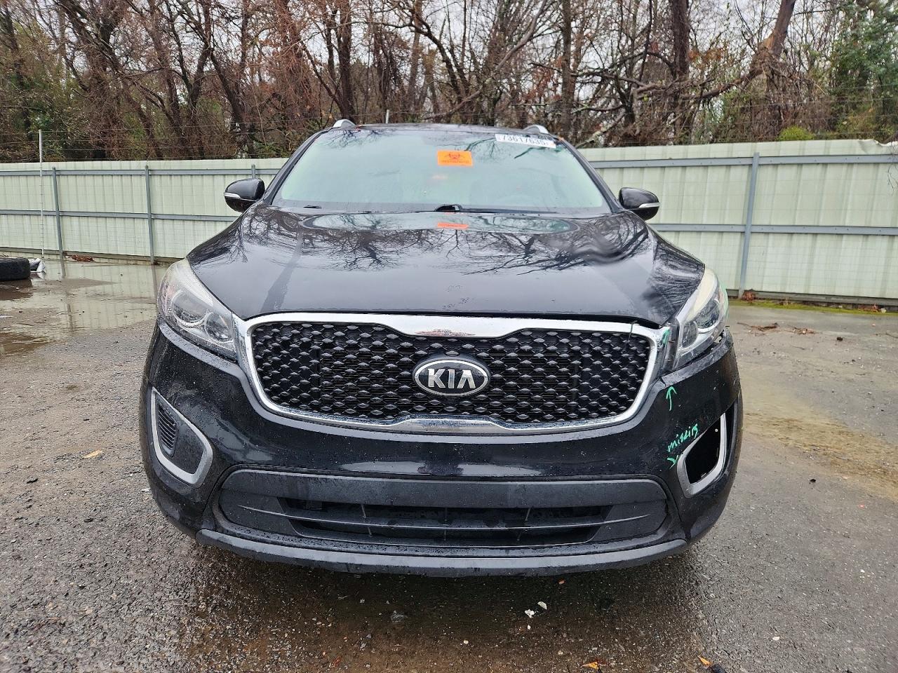 2016 KIA SORENTO LX photo 5