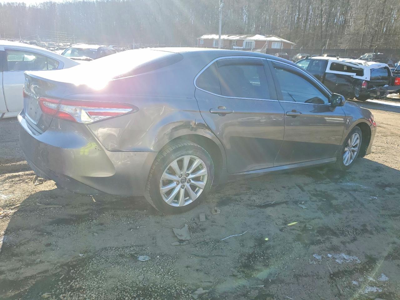 2018 TOYOTA CAMRY LE photo 7