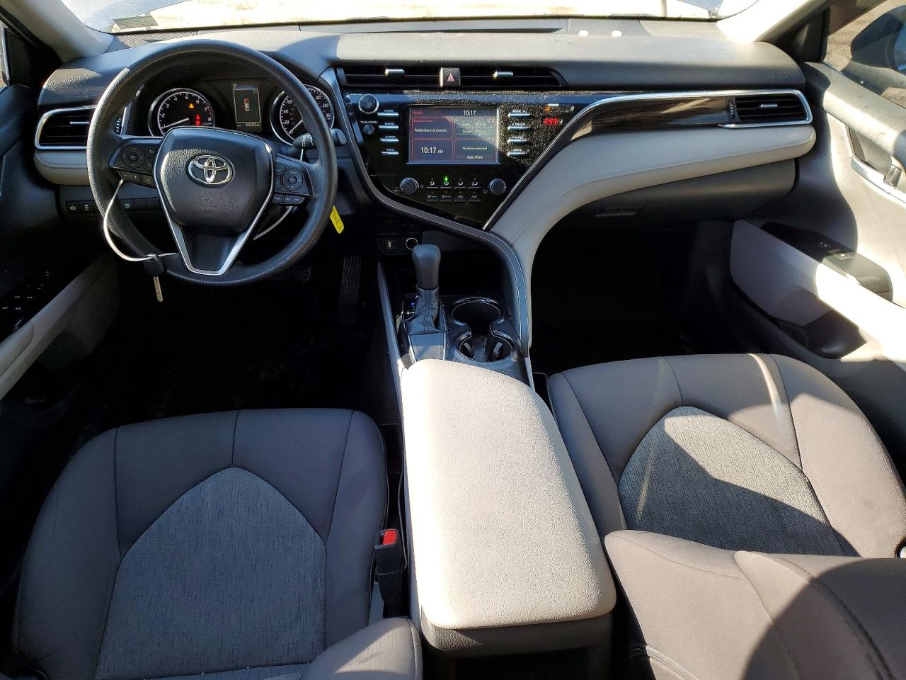 2018 TOYOTA CAMRY LE photo 22