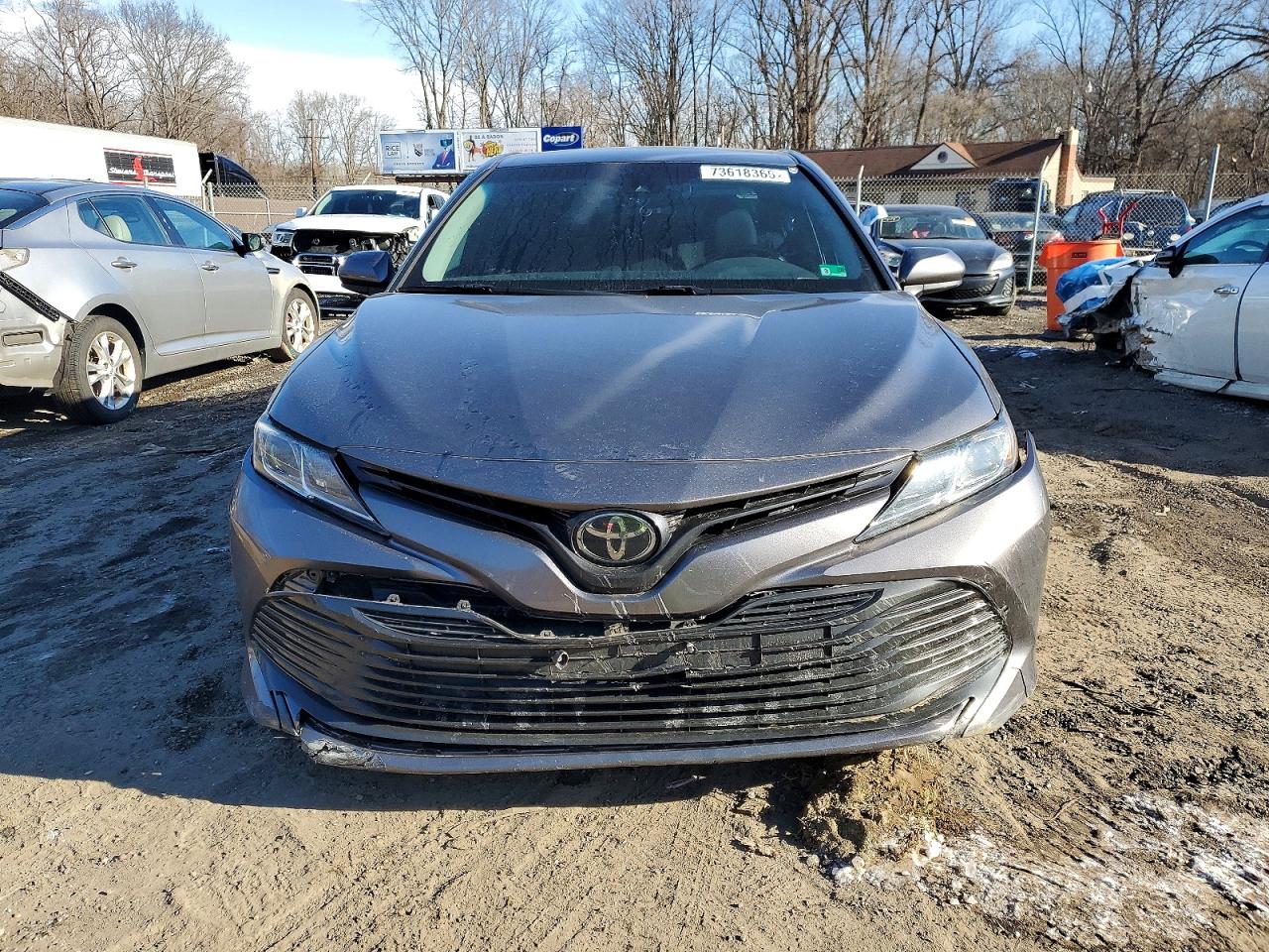 2018 TOYOTA CAMRY LE photo 13