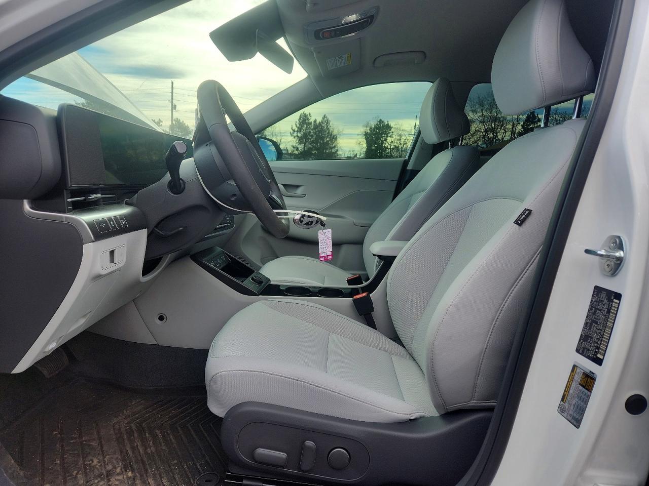 2025 HYUNDAI KONA SEL photo 7