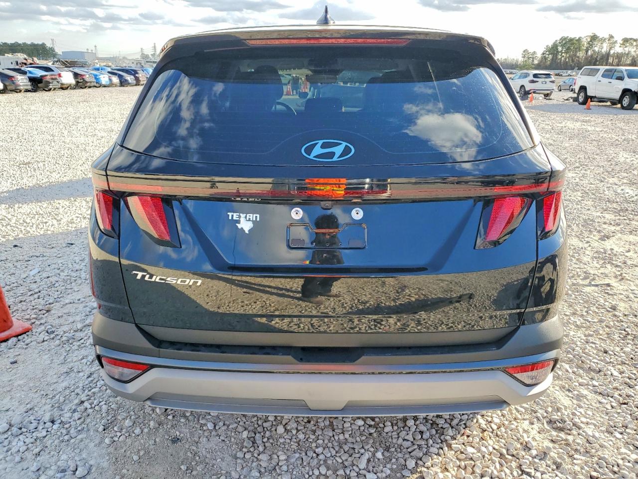 2025 HYUNDAI TUCSON SE photo 16